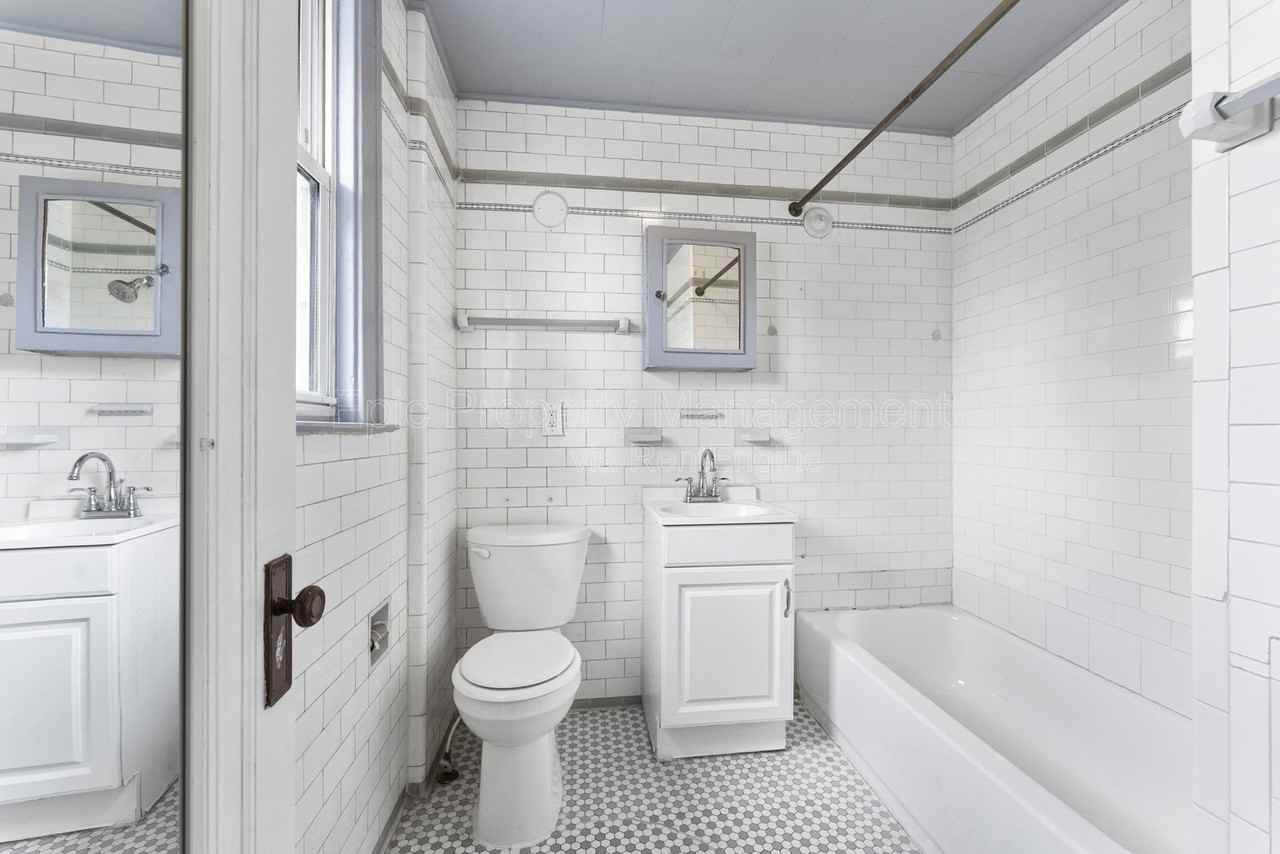 152 Ford Ave - Photo 5 of 12