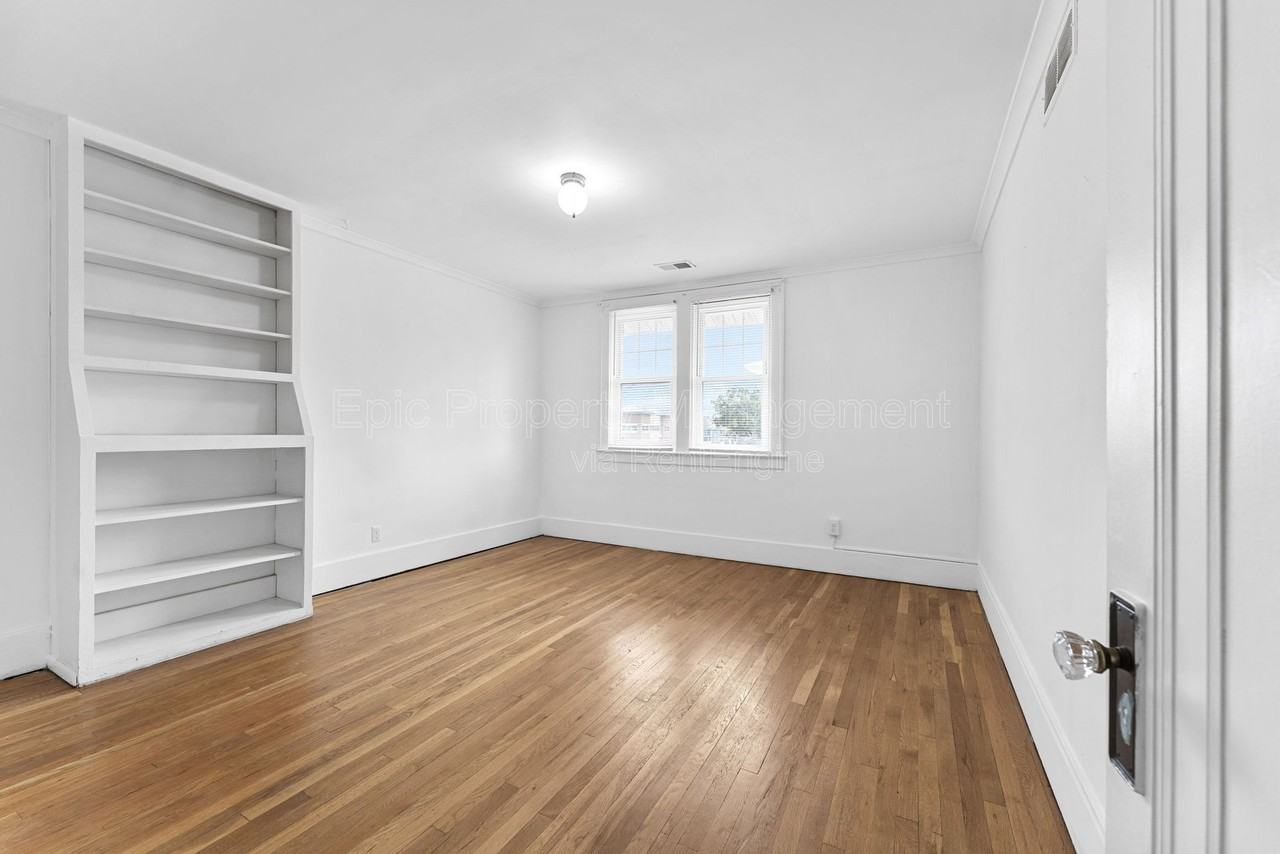 152 Ford Ave - Photo 6 of 12