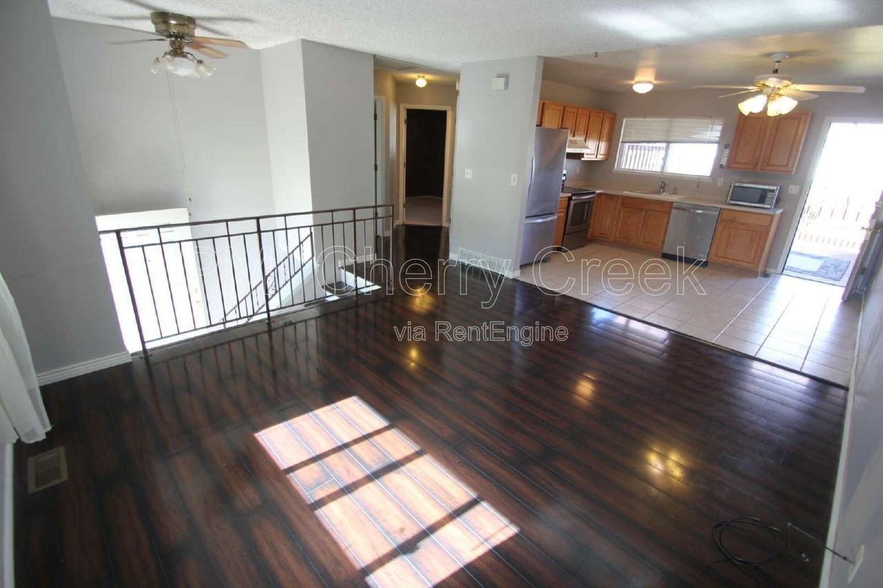 1875 S Ivory Ct - Photo 3 of 27