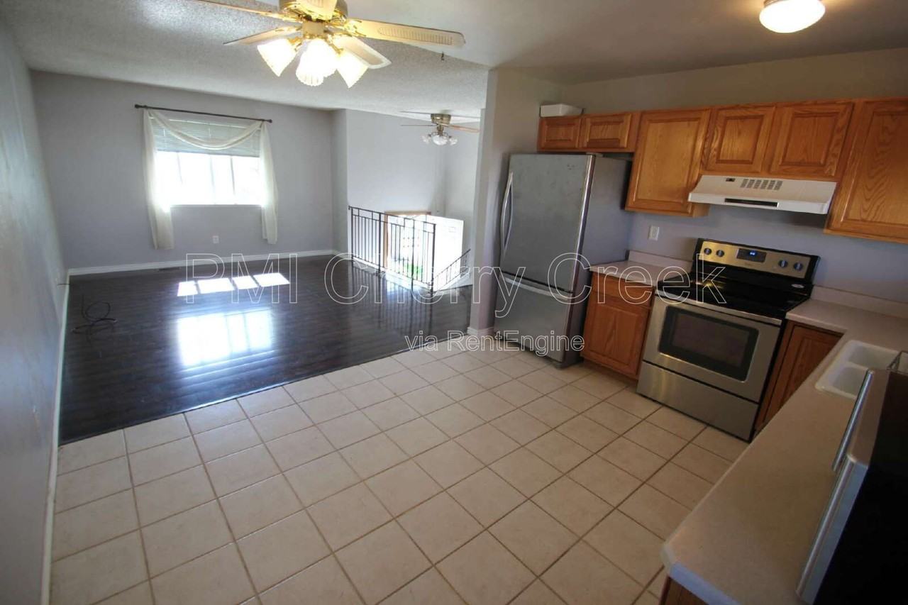 1875 S Ivory Ct - Photo 4 of 27