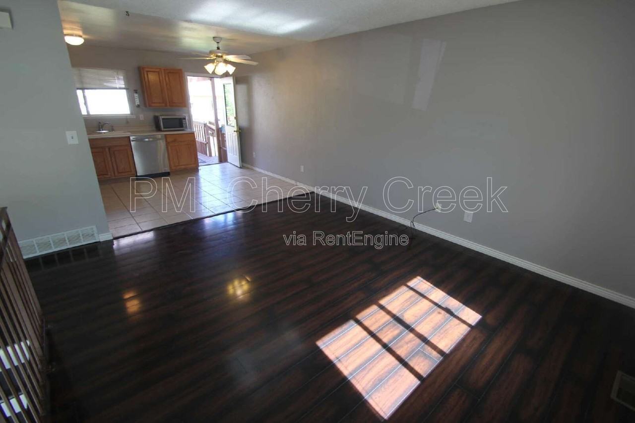 1875 S Ivory Ct - Photo 6 of 27