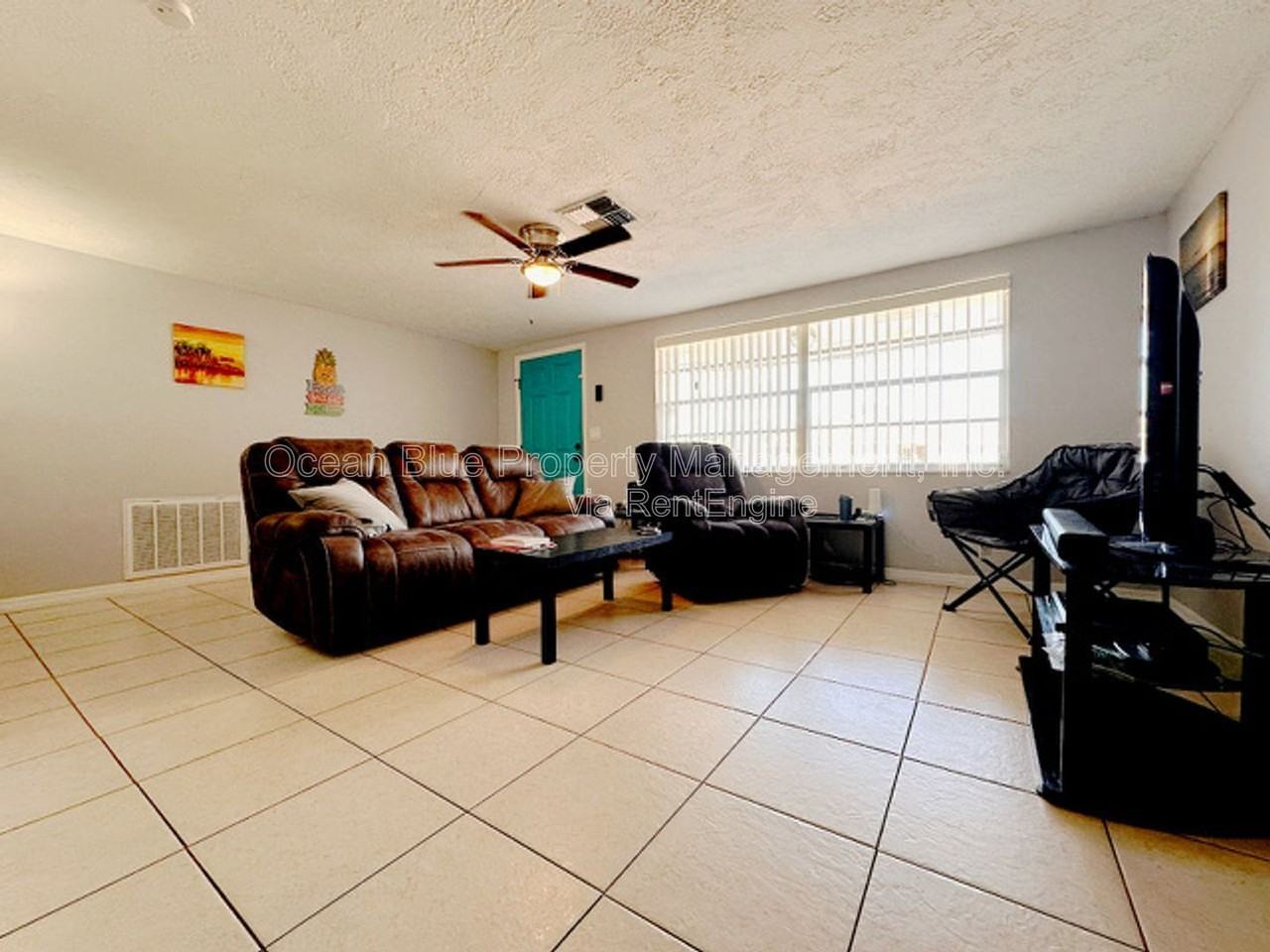 7924 Halsey Dr - Photo 3 of 10