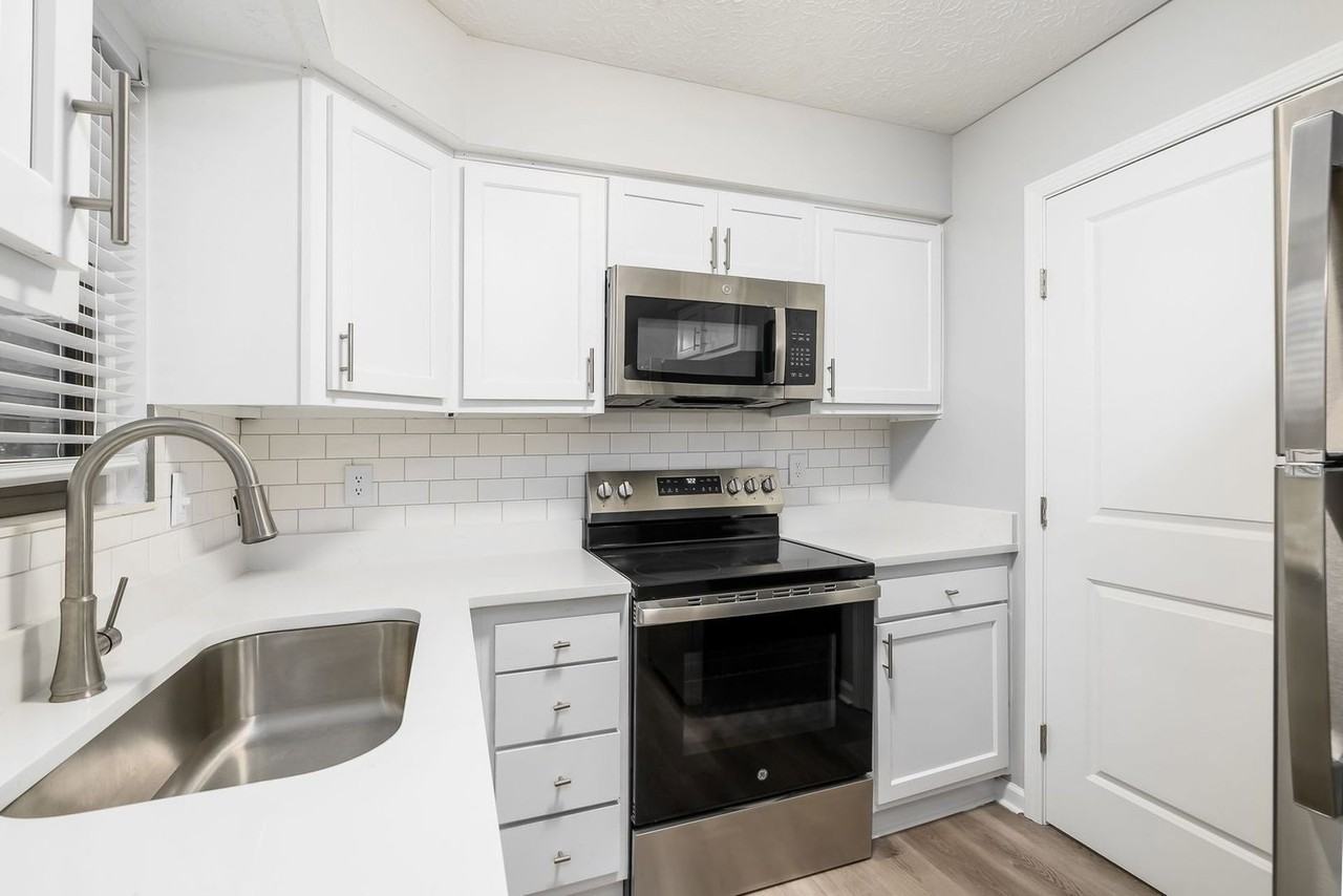 3096 Griggsview Ct #3096 - Photo 2 of 22