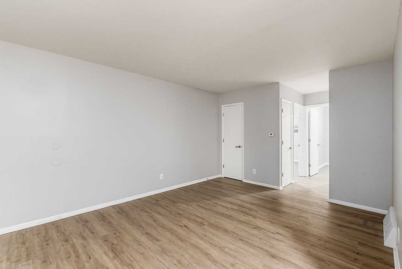 552 Riverview Dr #F - Photo 2 of 15