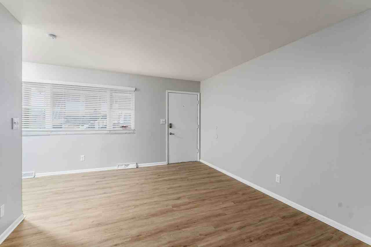 552 Riverview Dr #F - Photo 5 of 15