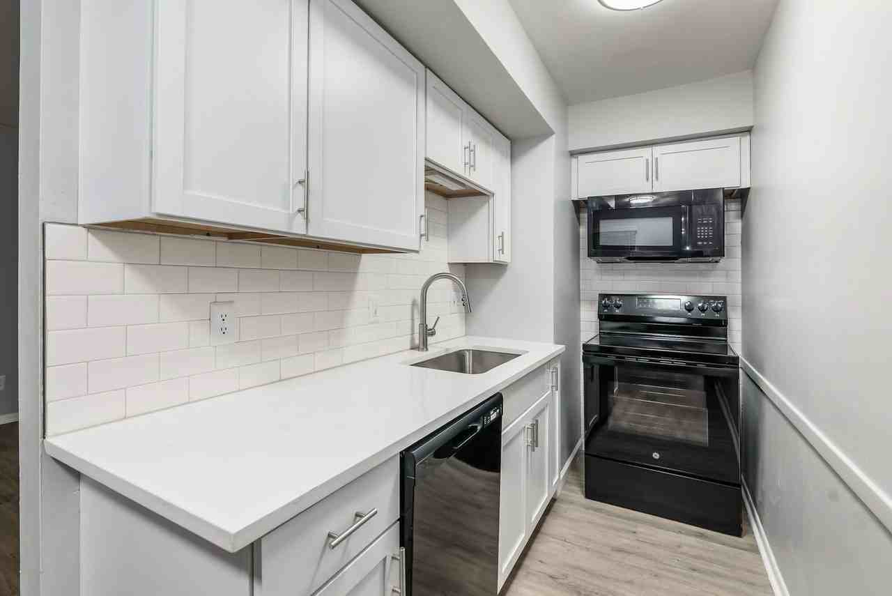 552 Riverview Dr #F - Photo 6 of 15