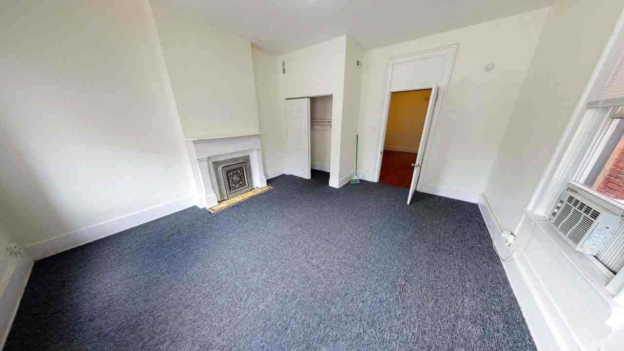 2431 Vine St - Photo 7 of 11