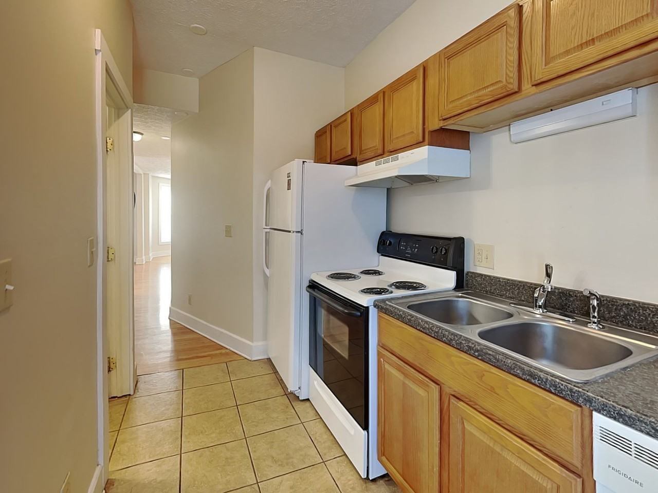 1394 Indianola Ave #C - Photo 3 of 15