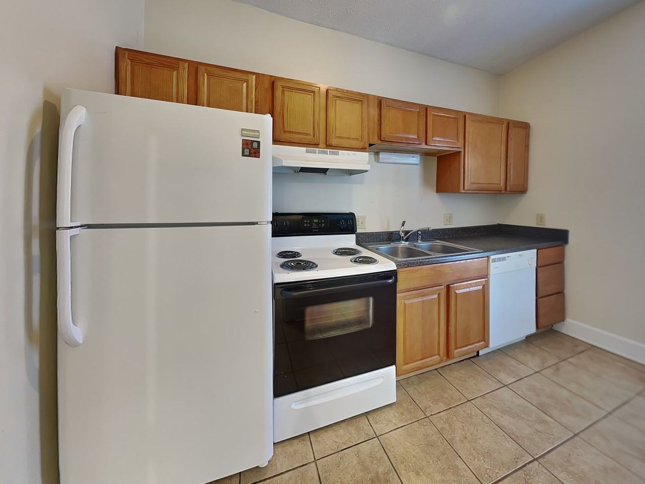 1394 Indianola Ave #C - Photo 4 of 15