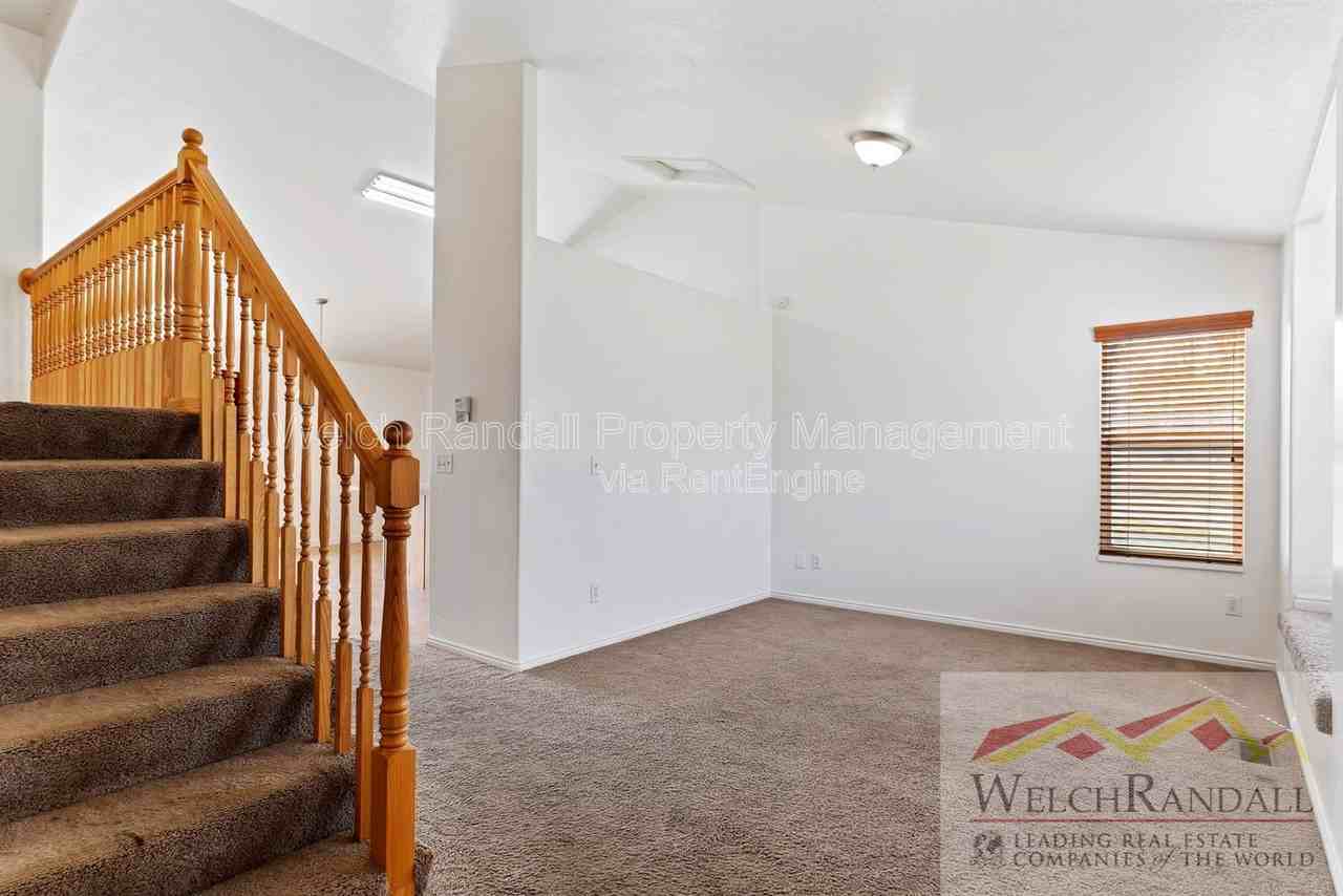2126 Pebblebrook Rd - Photo 2 of 21