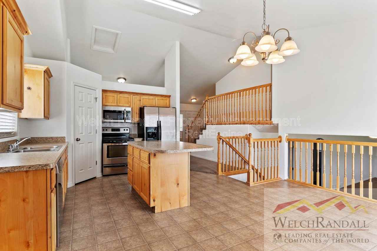 2126 Pebblebrook Rd - Photo 5 of 21