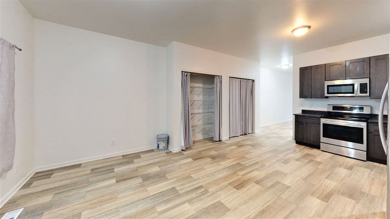 417 E 18th Ave - Photo 5 of 11