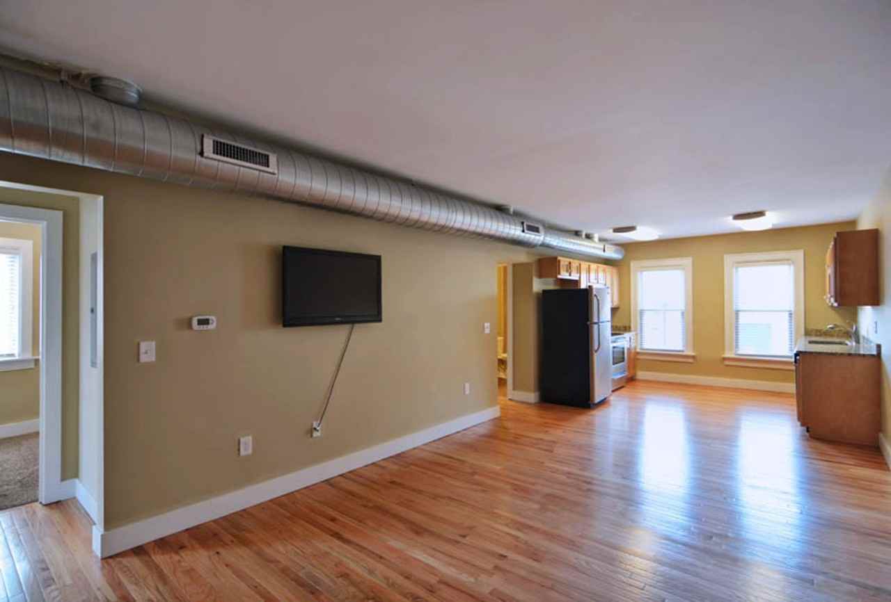 1643 N Pearl St - Photo 2 of 5