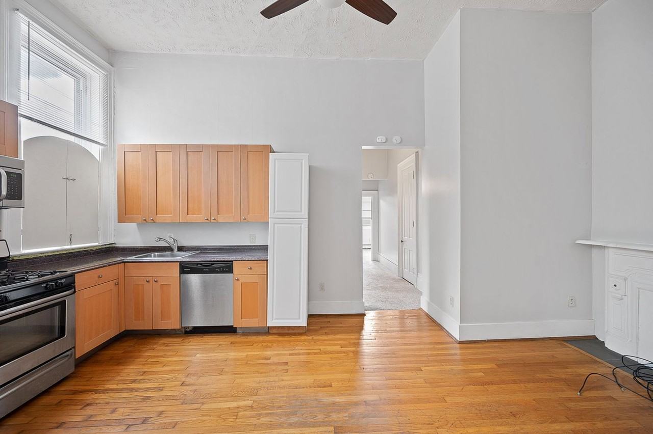 2419 Vine St #1 - Photo 4 of 14