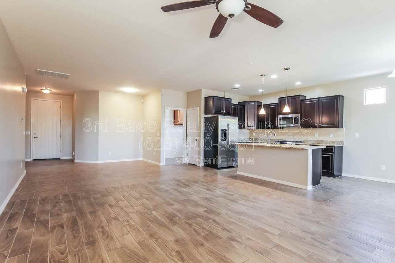 12690 S 184th Ave - Photo 3 of 22