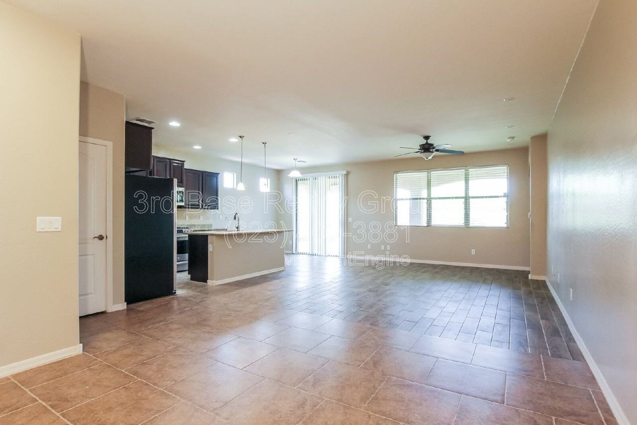 12690 S 184th Ave - Photo 4 of 22