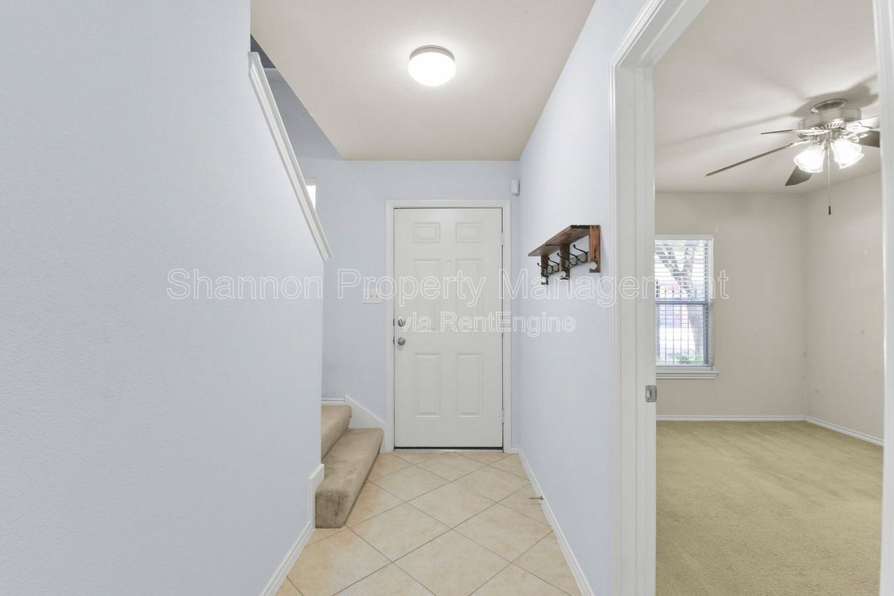 2711 Polk St - Photo 4 of 27