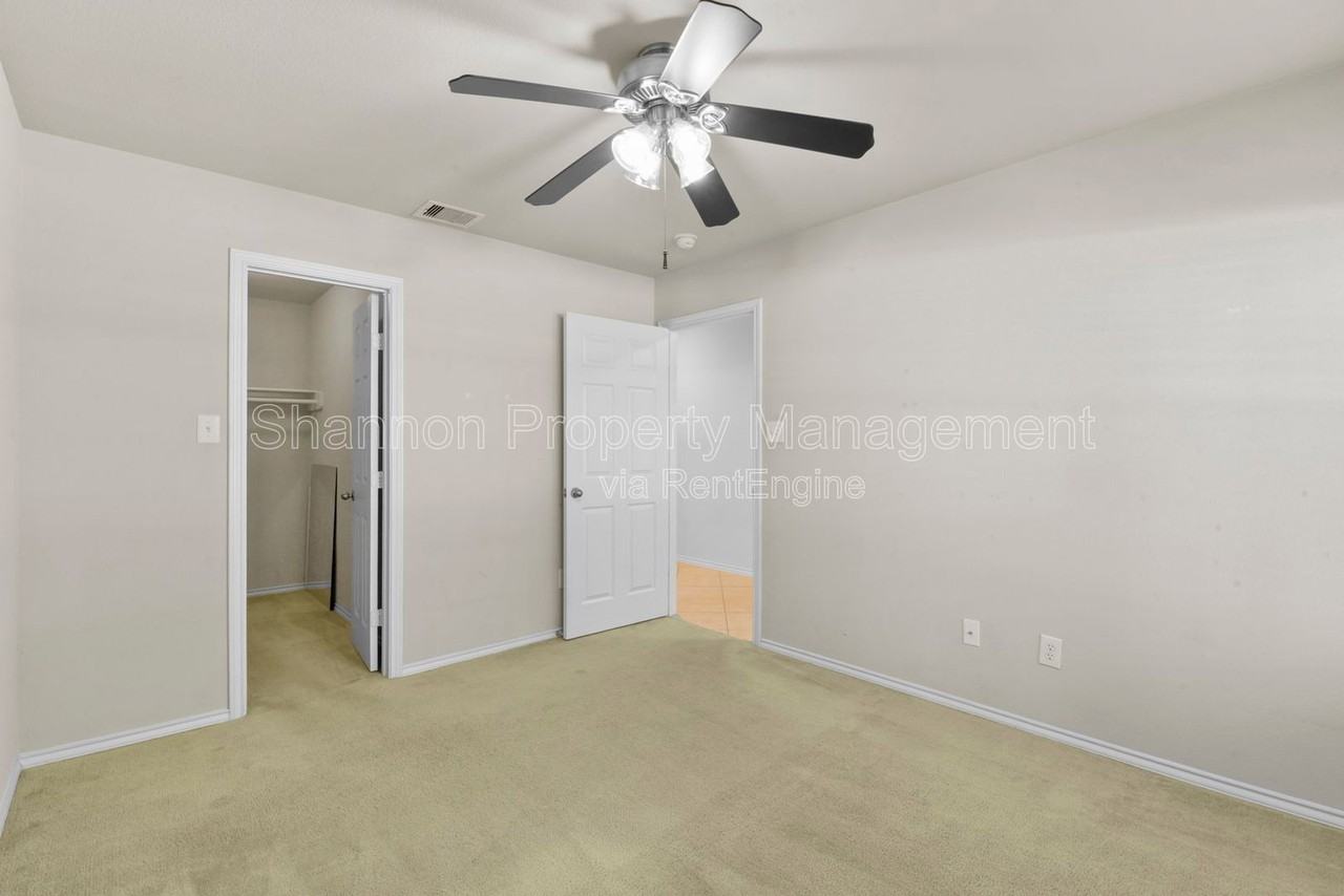 2711 Polk St - Photo 6 of 27