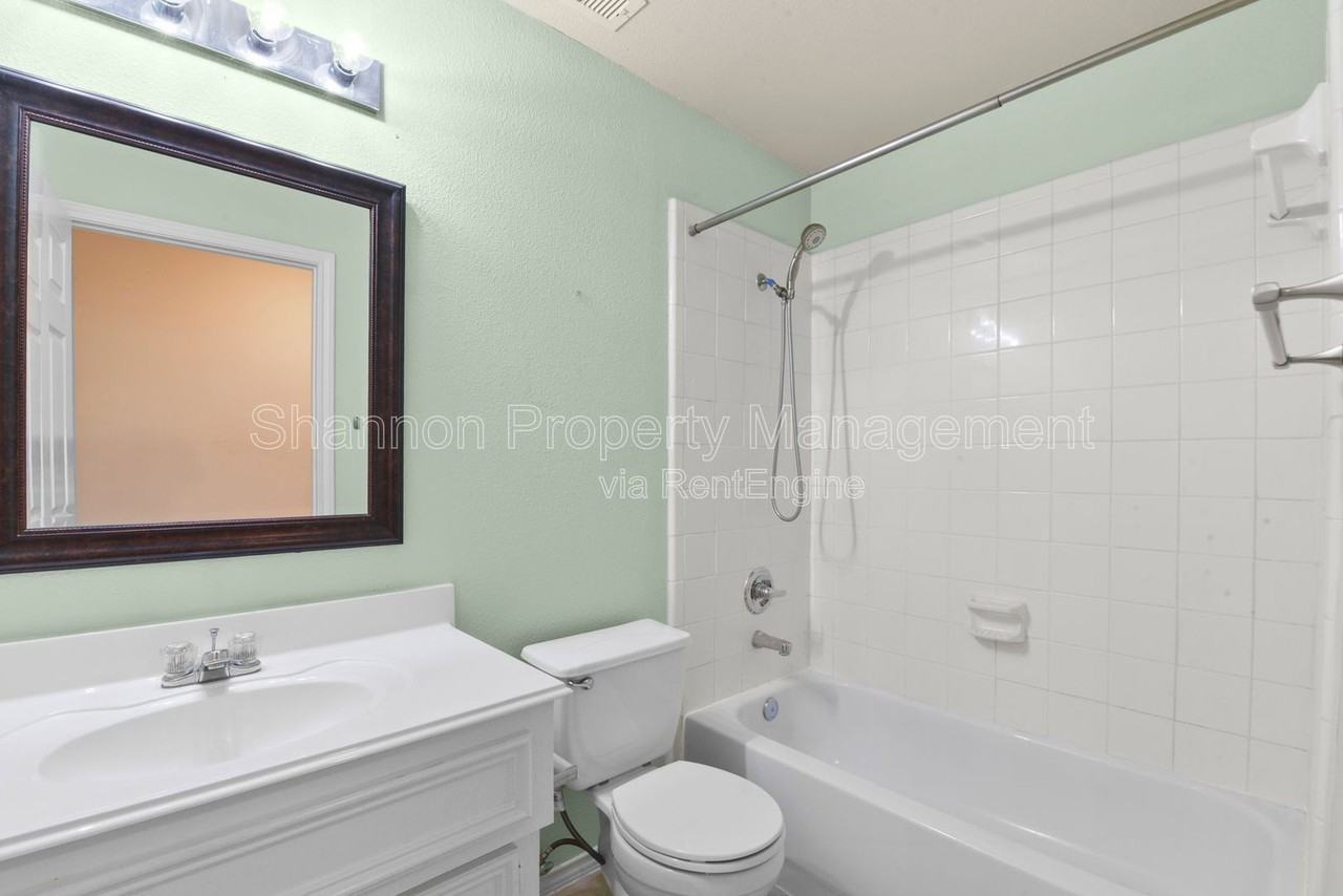 2711 Polk St - Photo 7 of 27