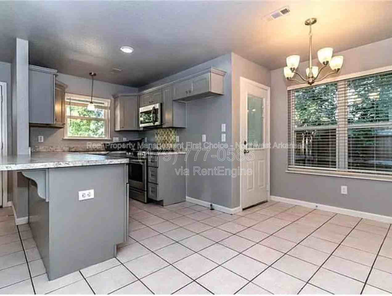 579 W Moan Pl - Photo 5 of 16