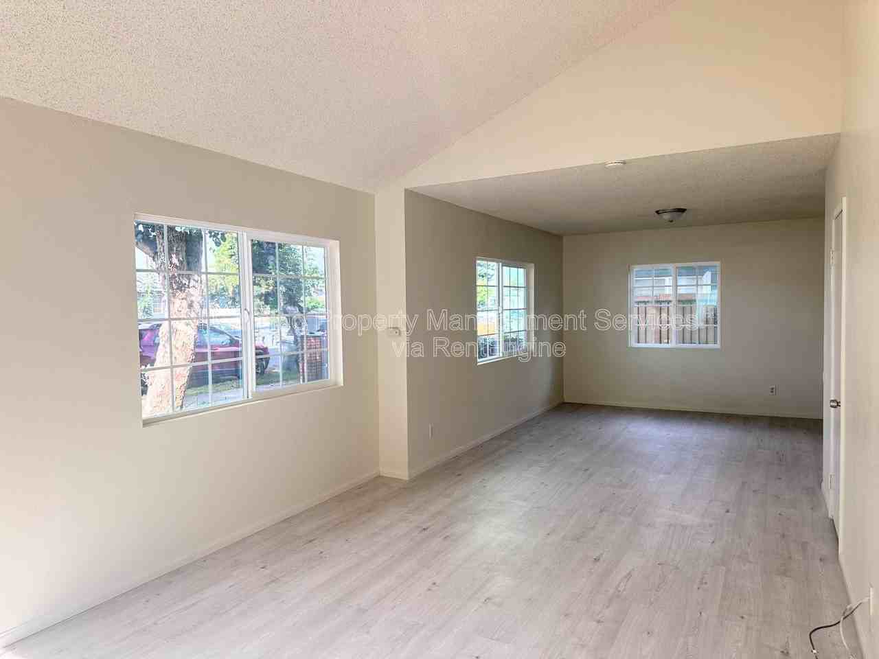 11140 Duncan Ave #A - Photo 2 of 19