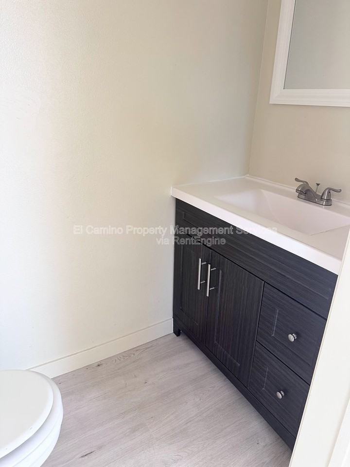 11140 Duncan Ave #A - Photo 7 of 19