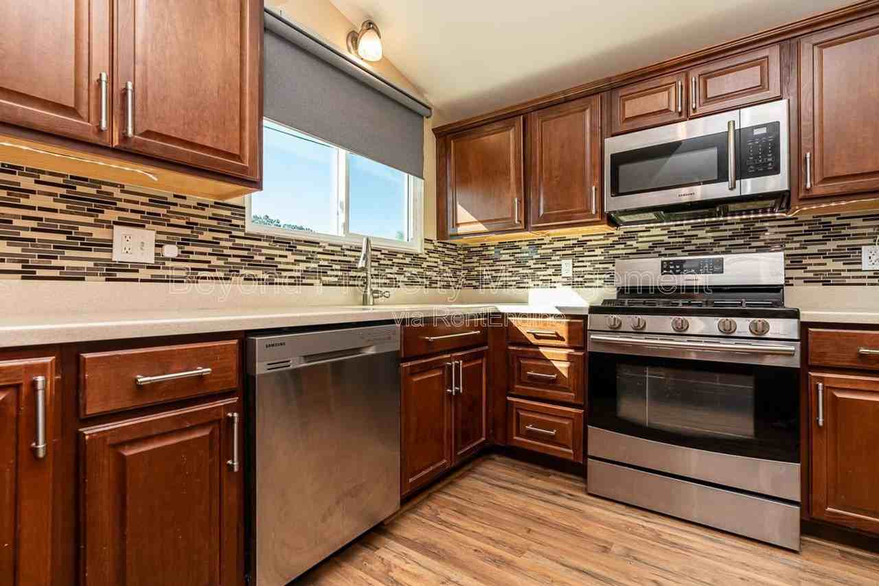 3443 Lockwood Dr - Photo 7 of 22