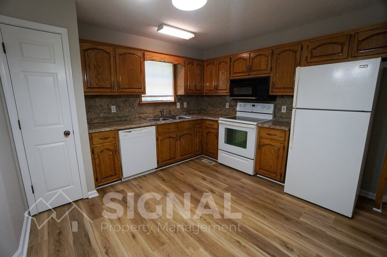 617 Ozark Ct - Photo 7 of 17