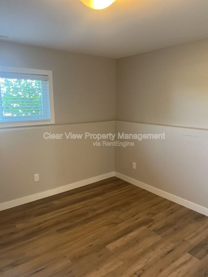 94 Sunridge Blvd W - Photo 5 of 14