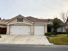 featured image of 4872 N Crestmoor Ave