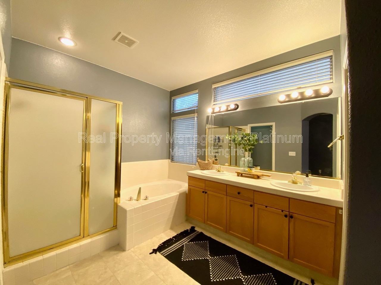 4872 N Crestmoor Ave - Photo 6 of 34