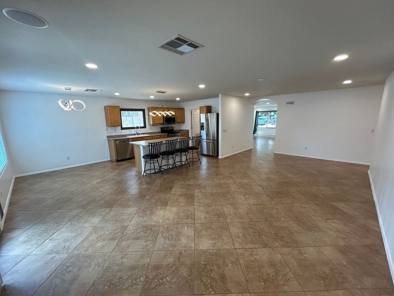 3126 W Zachary Dr - Photo 5 of 22
