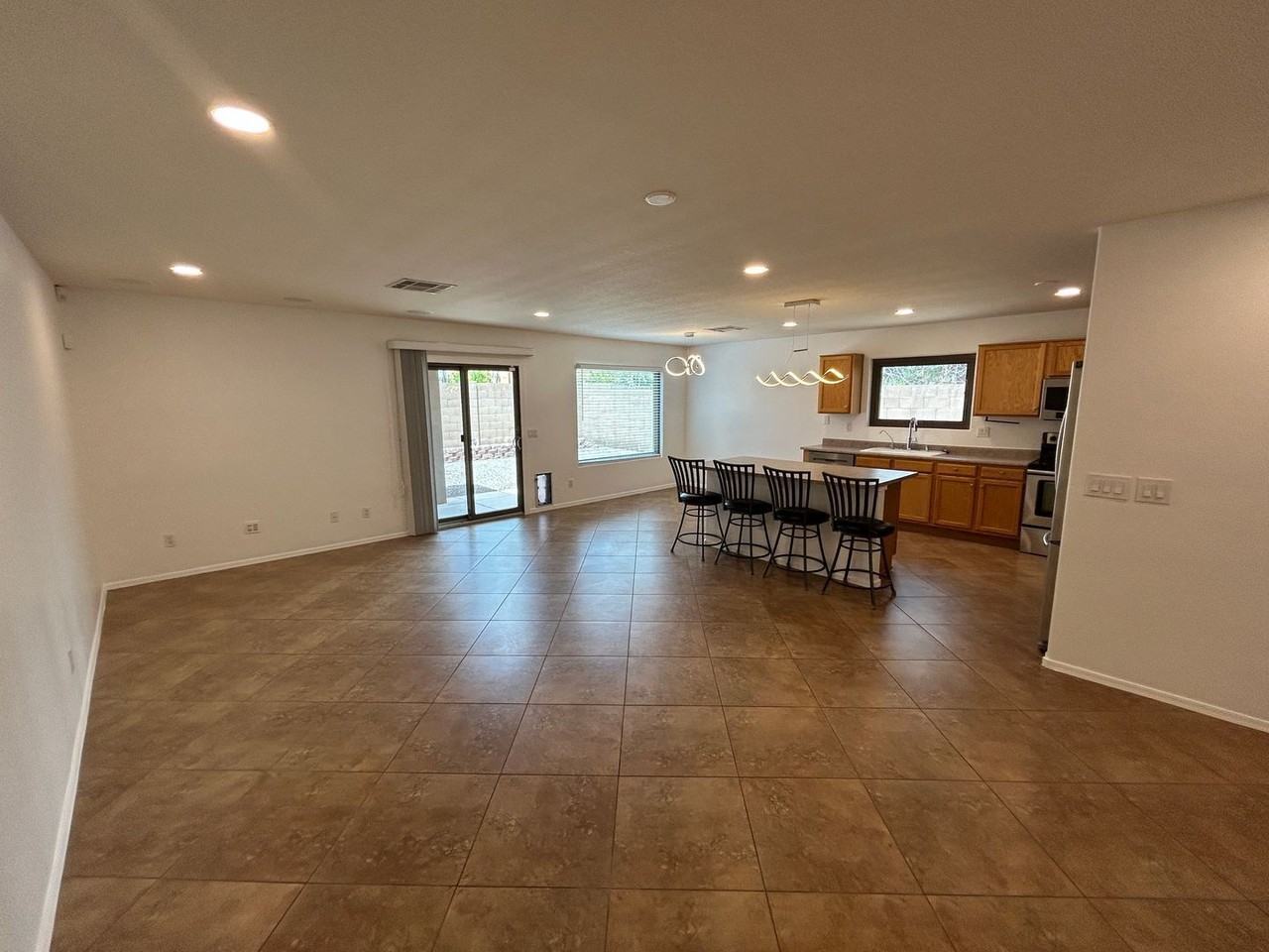 3126 W Zachary Dr - Photo 6 of 22