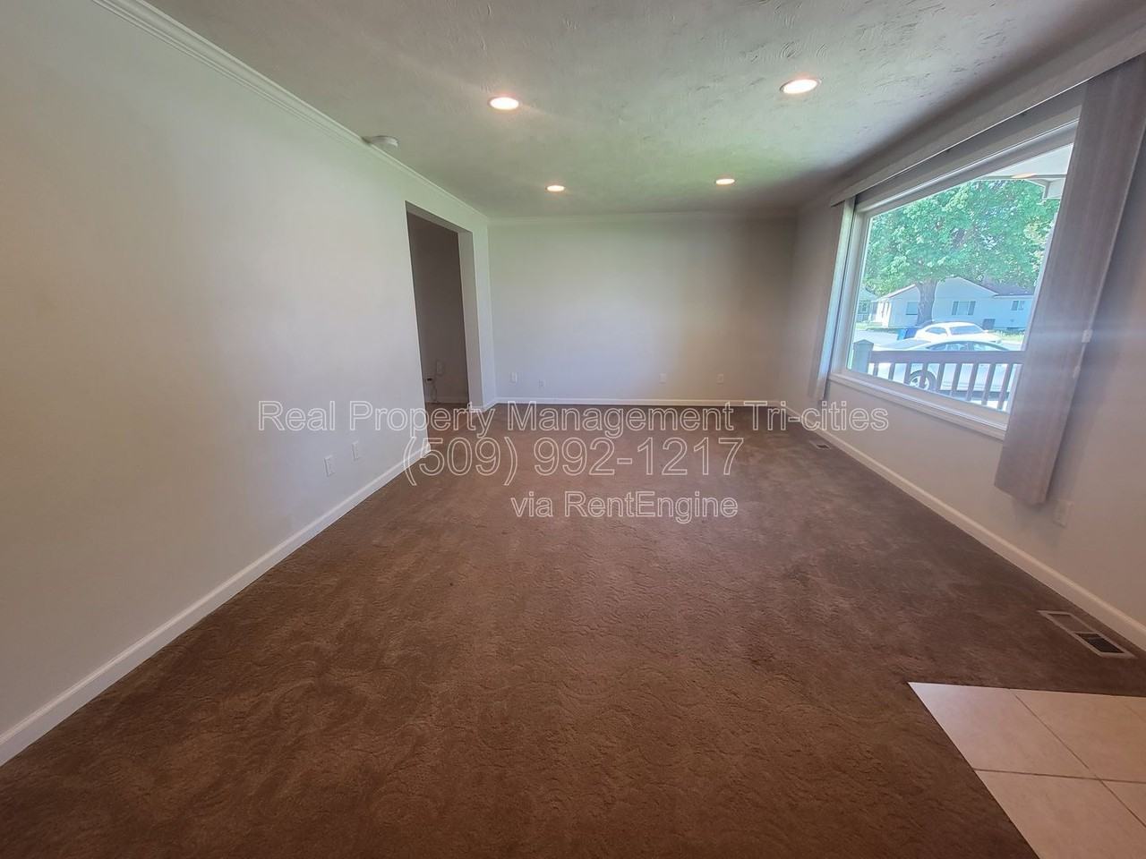 414 Douglass Ave - Photo 3 of 15