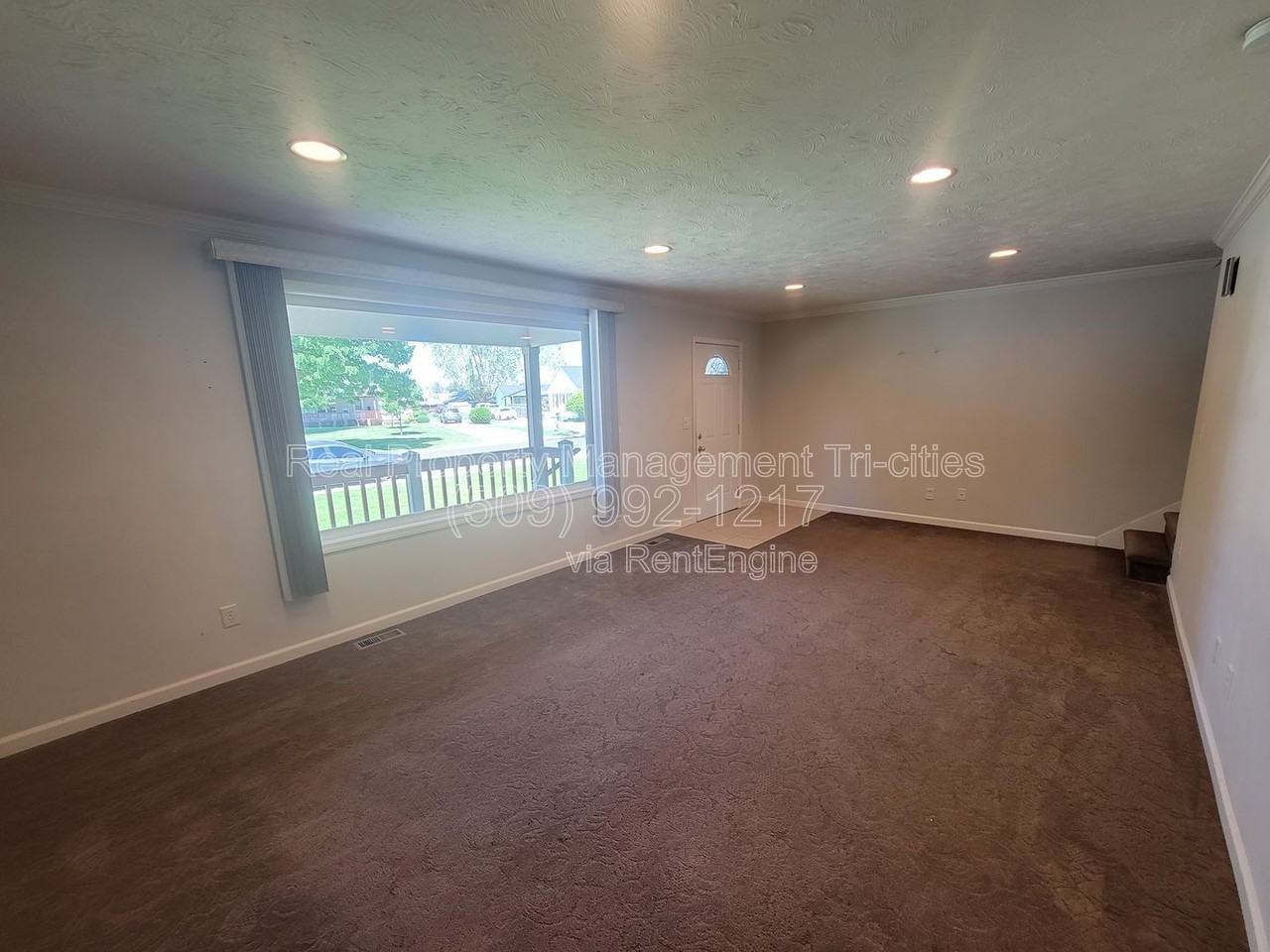 414 Douglass Ave - Photo 4 of 15