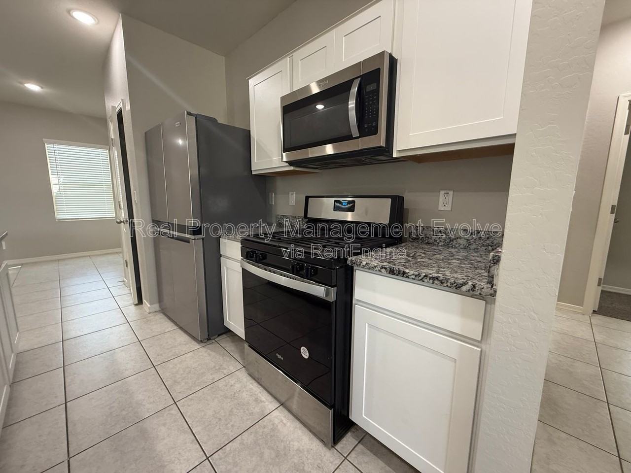 19420 W Coolidge St - Photo 6 of 27