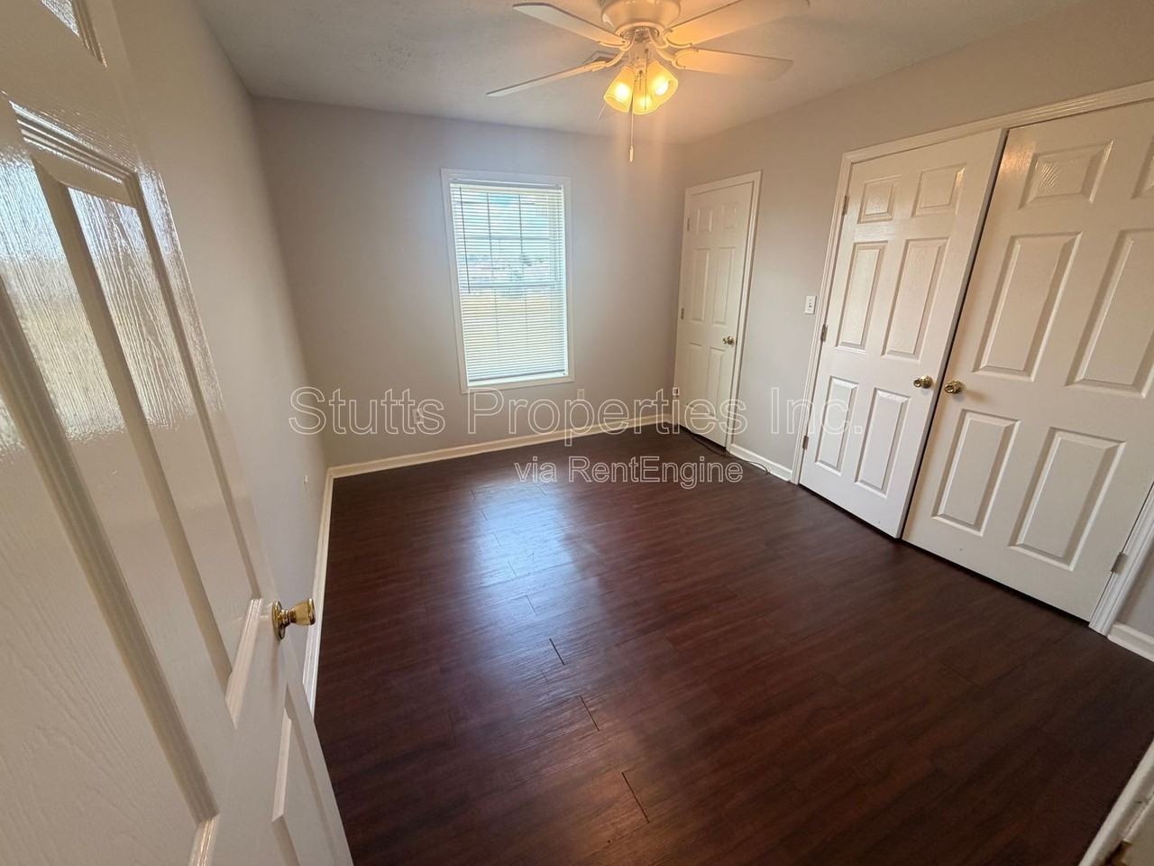 406 Jackson Ave #C - Photo 4 of 7