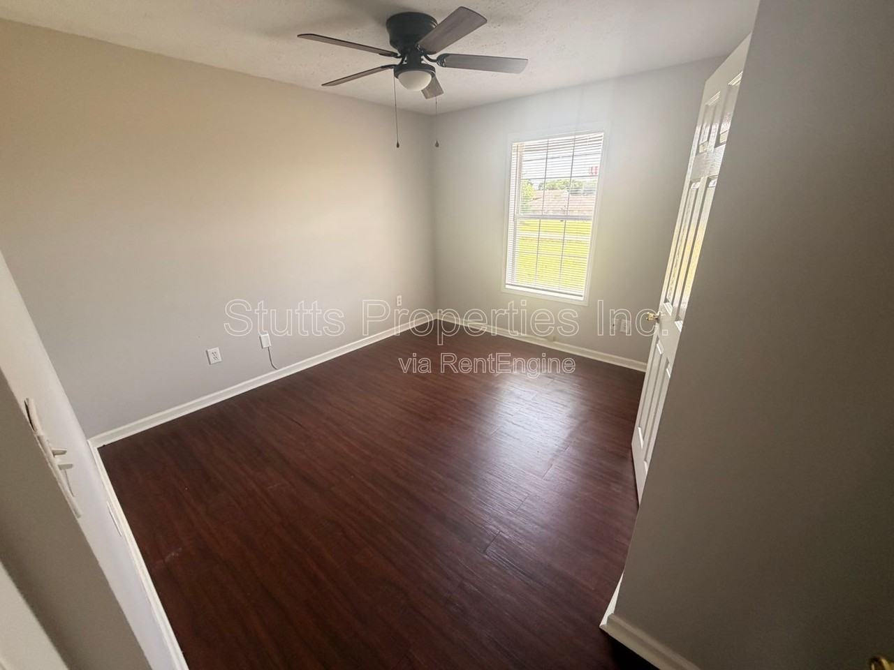 406 Jackson Ave #C - Photo 6 of 7