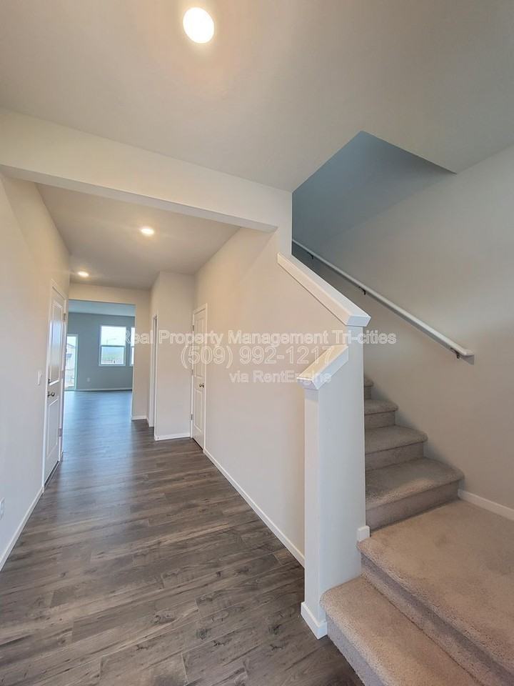 7752 Ranchland Ln - Photo 2 of 32