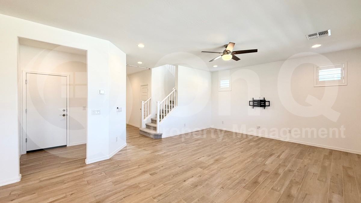 9010 W Georgia Ave - Photo 3 of 24