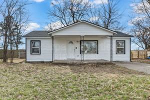 featured image of 921 W Midway St