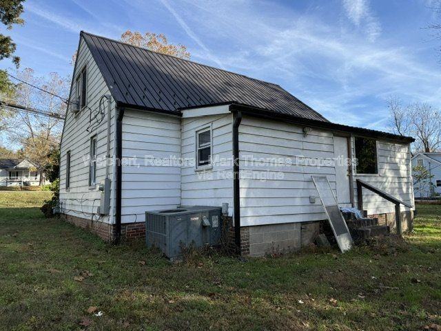 325 Depot St - Photo 3 of 4