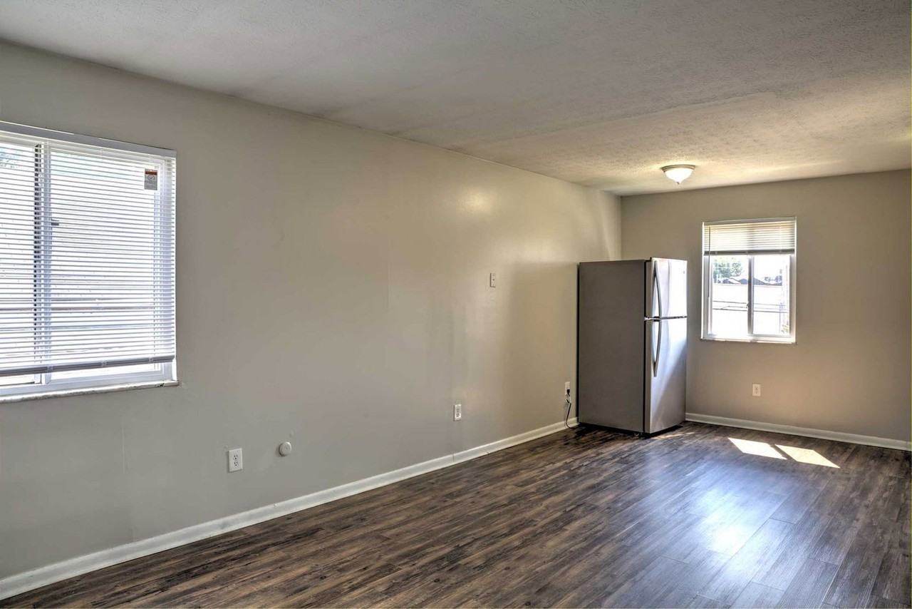1292 Courtland Ave #B - Photo 4 of 12