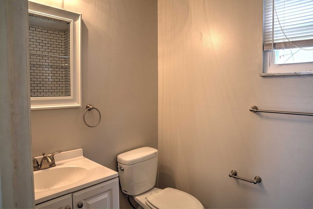 1292 Courtland Ave #B - Photo 6 of 12