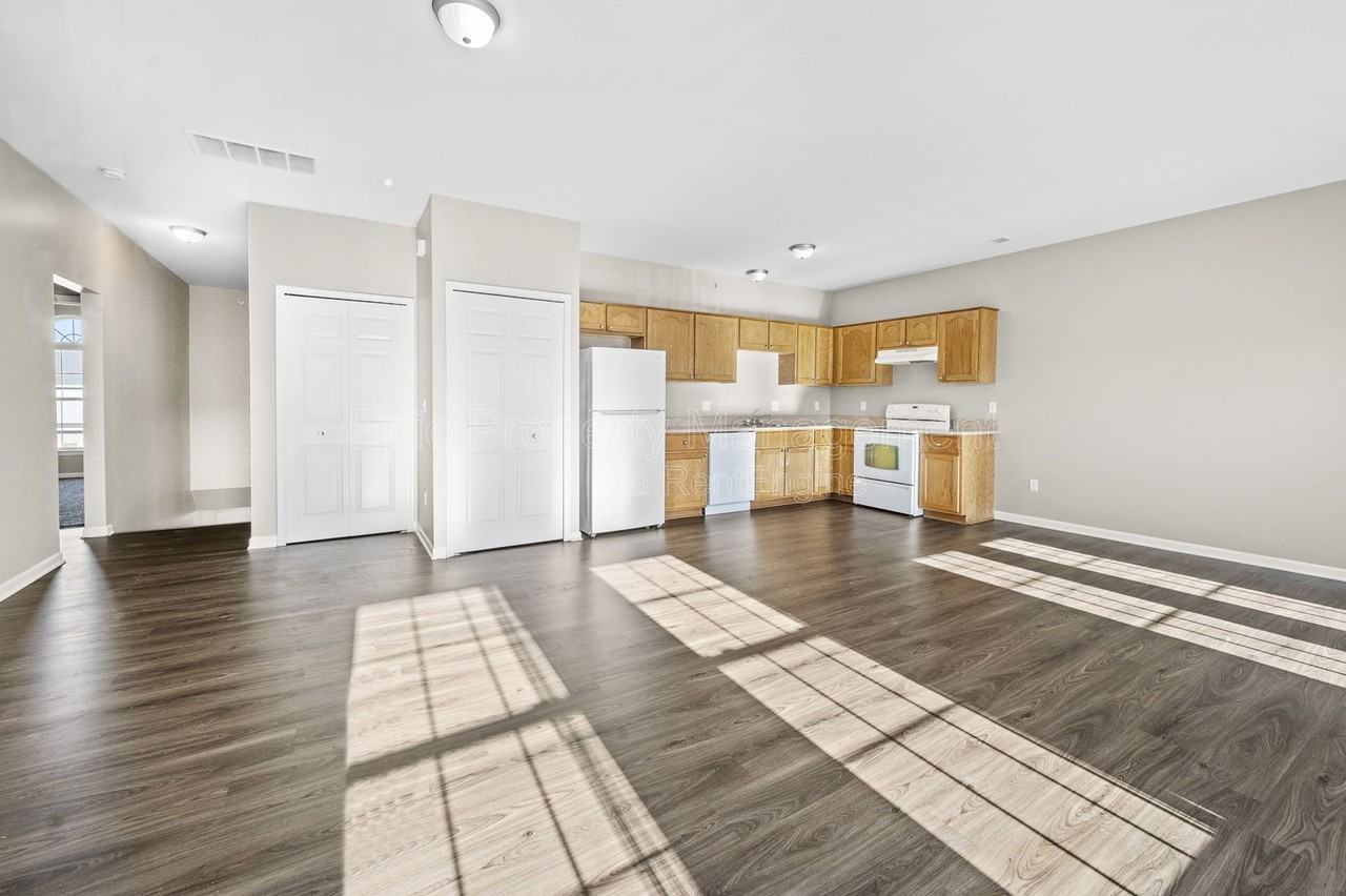 14176 Webster Dr - Photo 3 of 13