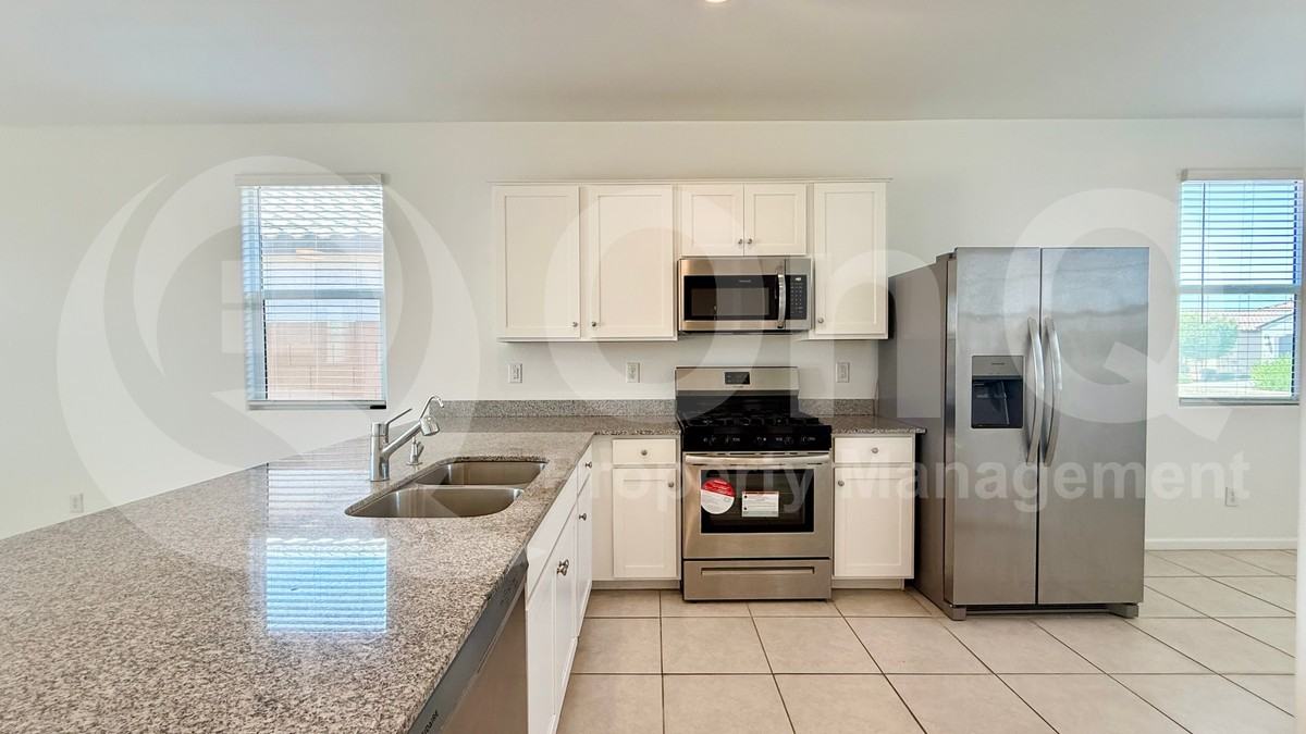 9357 W Glenrosa Ave - Photo 3 of 20