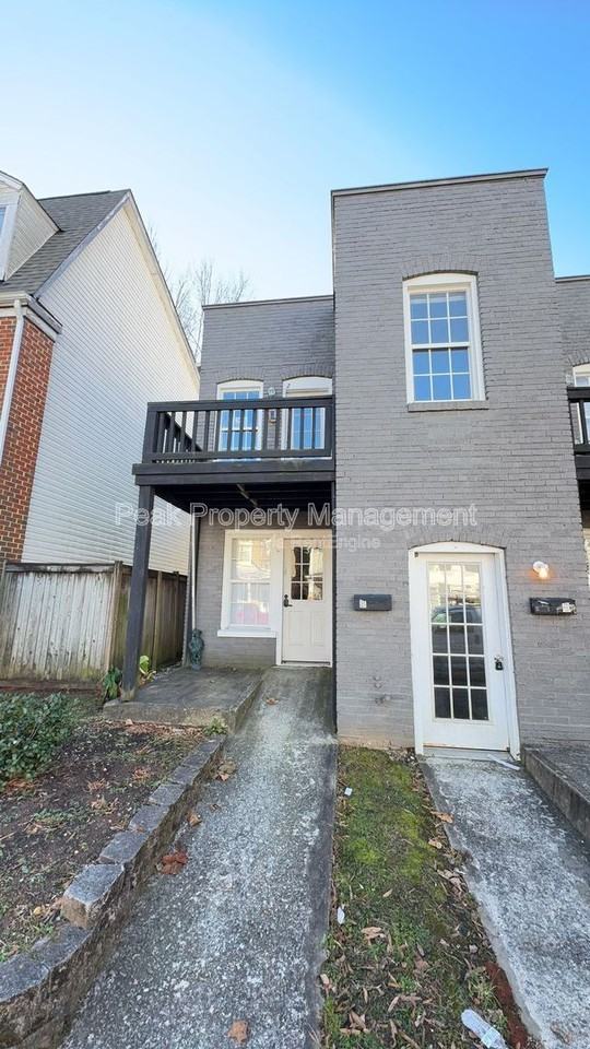 2121 W Cary St #A - Photo 2 of 2