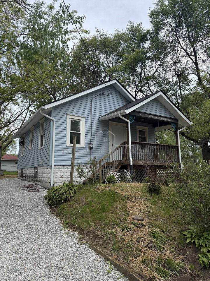 778 Ravenswood St - Photo 3 of 34