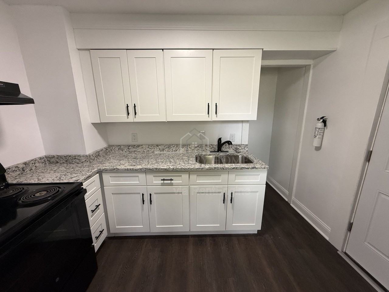 778 Ravenswood St - Photo 5 of 34