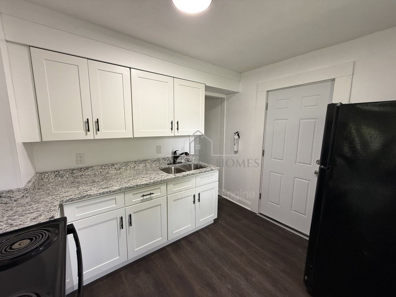 778 Ravenswood St - Photo 6 of 34